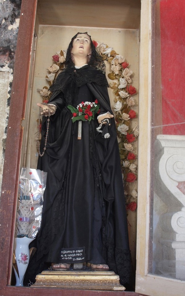la statua della madonna della murgia