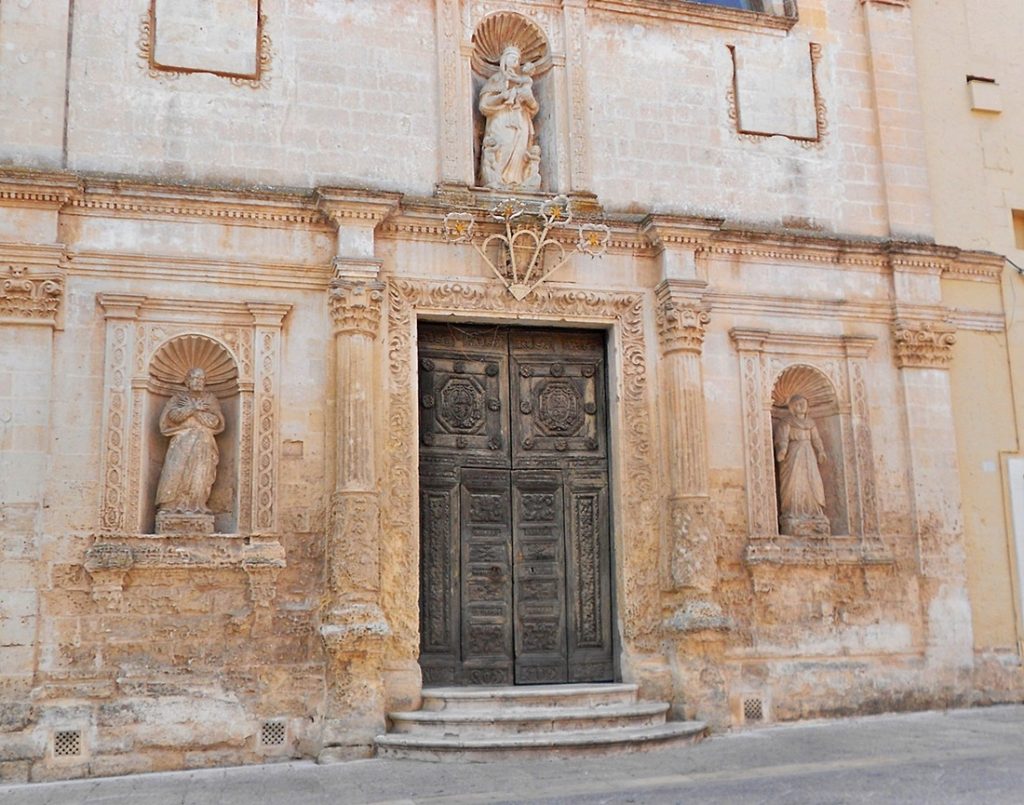 facciata della chiesa di santa chiara