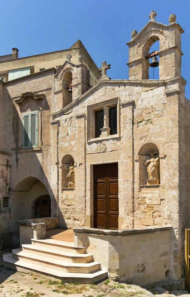 la chiesetta attigua alla antica porta san biagio
