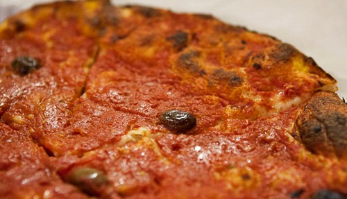 focaccia alla materana con pomodoro e olive
