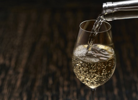 vino bianco bicchiere