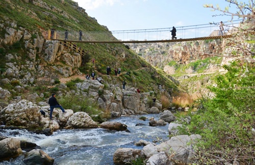 ponte tibetano matera foto