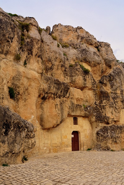 chiesa nella roccia