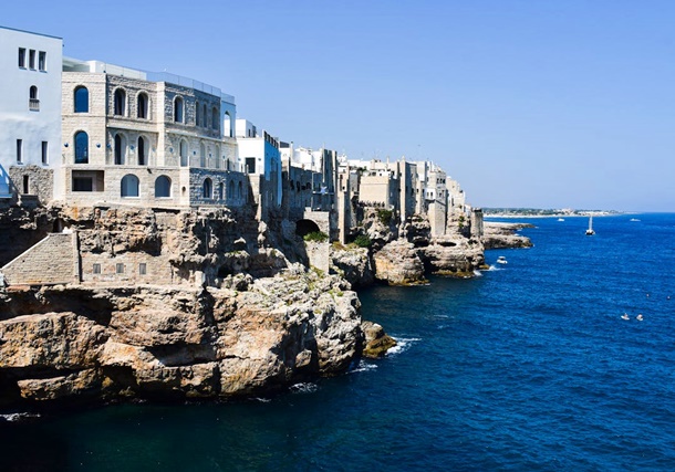 come visitare le grotte di polignano a mare?