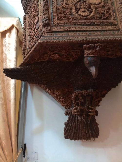 aquila in legno